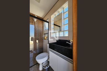 Casa à venda com 480m², 3 quartos e 10 vagas Casa à venda com 480m², 3 quartos e 10 vagasBanheiro