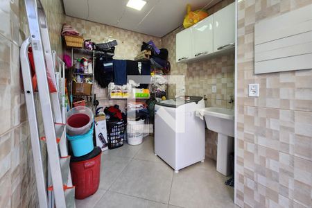 Casa à venda com 480m², 3 quartos e 10 vagas Casa à venda com 480m², 3 quartos e 10 vagasÁrea de Serviço