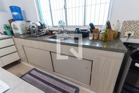 Casa para alugar com 170m², 3 quartos e 6 vagasCozinha - Armários