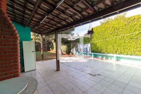 Casa para alugar com 170m², 3 quartos e 6 vagasQuintal