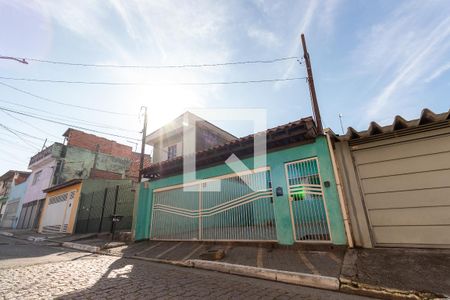 Casa para alugar com 170m², 3 quartos e 6 vagasFachada
