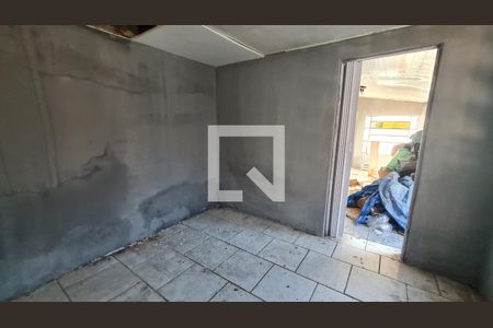 Casa à venda com 120m², 2 quartos e 3 vagasFundos
