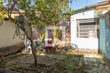 Casa à venda com 120m², 2 quartos e 3 vagasFundos