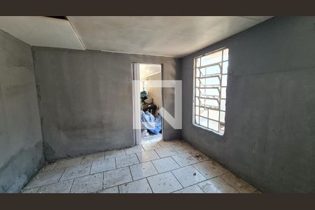 Casa à venda com 120m², 2 quartos e 3 vagasFundos