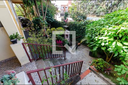 Casa à venda com 172m², 4 quartos e 4 vagas Casa à venda com 172m², 4 quartos e 4 vagasVaranda