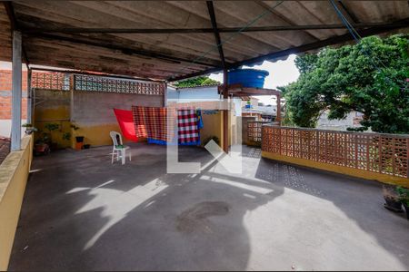 Casa à venda com 172m², 4 quartos e 4 vagas Casa à venda com 172m², 4 quartos e 4 vagasÁrea comum