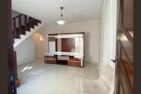 Sala de casa para alugar com 3 quartos, 170m² em Vila Mesquita, São Paulo