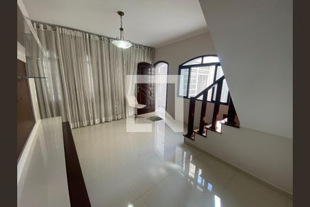 Sala 1 de casa para alugar com 3 quartos, 170m² em Vila Mesquita, São Paulo