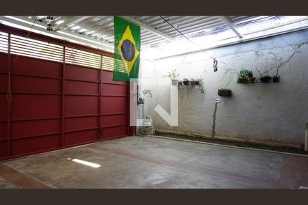 Casa à venda com 110m², 3 quartos e 2 vagasGaragem