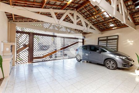 Casa à venda com 220m², 3 quartos e 3 vagas Casa à venda com 220m², 3 quartos e 3 vagasGaragem