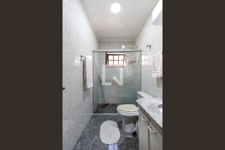 Casa à venda com 220m², 3 quartos e 3 vagas Casa à venda com 220m², 3 quartos e 3 vagasBanheiro da Suíte 1