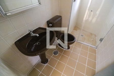 Banheiro de apartamento para alugar com 1 quarto, 42m² em Partenon, Porto Alegre