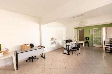 Casa à venda com 305m², 3 quartos e 4 vagas Casa à venda com 305m², 3 quartos e 4 vagasEscritório