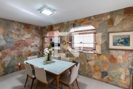 Casa à venda com 305m², 3 quartos e 4 vagas Casa à venda com 305m², 3 quartos e 4 vagasSala 2