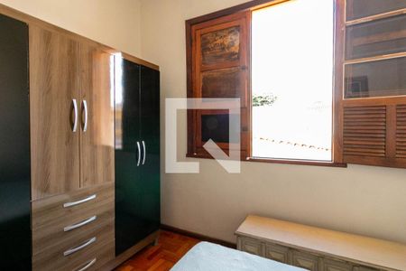 Casa à venda com 305m², 3 quartos e 4 vagas Casa à venda com 305m², 3 quartos e 4 vagasQuarto 2