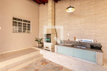 Casa à venda com 305m², 3 quartos e 4 vagas Casa à venda com 305m², 3 quartos e 4 vagasEspaço Gourmet