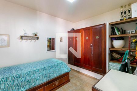 Casa à venda com 305m², 3 quartos e 4 vagas Casa à venda com 305m², 3 quartos e 4 vagasÁrea de Serviço