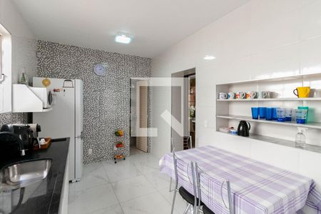 Casa à venda com 305m², 3 quartos e 4 vagas Casa à venda com 305m², 3 quartos e 4 vagasCozinha