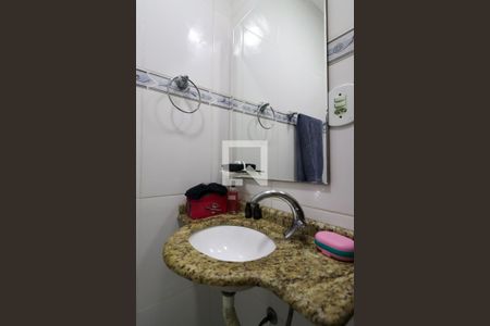 Casa à venda com 110m², 3 quartos e 1 vaga Casa à venda com 110m², 3 quartos e 1 vagaBanheiro social