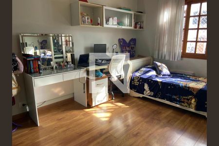 Casa à venda com 260m², 3 quartos e 4 vagas