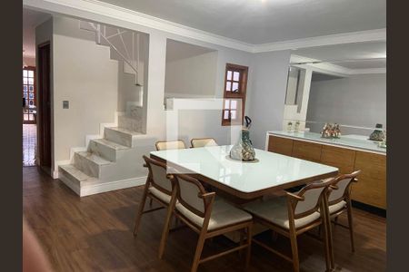 Casa à venda com 260m², 3 quartos e 4 vagas