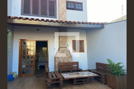 Casa à venda com 260m², 3 quartos e 4 vagas