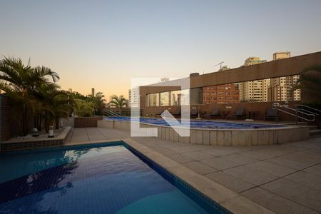 Apartamento à venda com 152m², 3 quartos e 3 vagas Apartamento à venda com 152m², 3 quartos e 3 vagasÁrea comum - Piscina