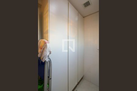 Apartamento à venda com 152m², 3 quartos e 3 vagas Apartamento à venda com 152m², 3 quartos e 3 vagasLavanderia