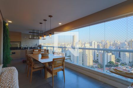 Apartamento à venda com 152m², 3 quartos e 3 vagas Apartamento à venda com 152m², 3 quartos e 3 vagasSacada Gourmet