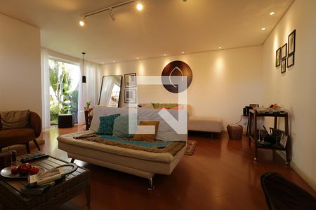Sala de casa para alugar com 3 quartos, 310m² em Vila Bastos, Santo André