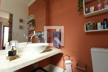 Casa à venda com 310m², 3 quartos e 2 vagasBanheiro Suite 2