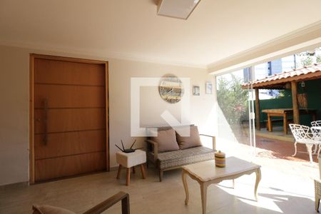 Casa à venda com 310m², 3 quartos e 2 vagasÁrea Comum