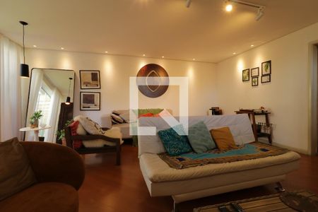 Sala de casa para alugar com 3 quartos, 310m² em Vila Bastos, Santo André