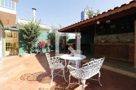 Casa à venda com 310m², 3 quartos e 2 vagasQuintal - Churrasqueira