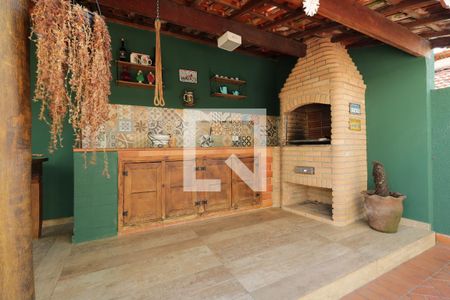 Casa à venda com 310m², 3 quartos e 2 vagasQuintal - Churrasqueira