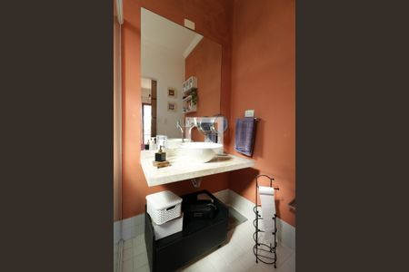 Casa à venda com 310m², 3 quartos e 2 vagasBanheiro Suite 2