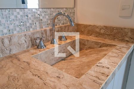 Apartamento à venda com 82m², 2 quartos e 2 vagasBanheiro da Suíte 1