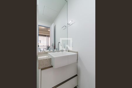 Banheiro de apartamento à venda com 1 quarto, 25m² em Cerqueira César, São Paulo