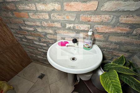 Casa à venda com 150m², 3 quartos e 2 vagasPia do Banheiro Externo 