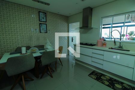 Apartamento à venda com 126m², 3 quartos e 3 vagas Apartamento à venda com 126m², 3 quartos e 3 vagasCozinha