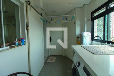 Apartamento à venda com 126m², 3 quartos e 3 vagas Apartamento à venda com 126m², 3 quartos e 3 vagasLavanderia