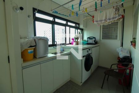 Apartamento à venda com 126m², 3 quartos e 3 vagas Apartamento à venda com 126m², 3 quartos e 3 vagasLavanderia