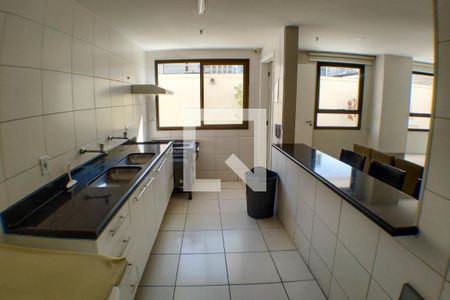Apartamento à venda com 150m², 3 quartos e 2 vagas Apartamento à venda com 150m², 3 quartos e 2 vagasÁrea comum - Salão de festas