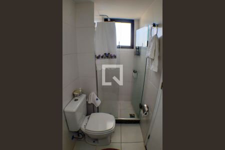 Apartamento à venda com 150m², 3 quartos e 2 vagas Apartamento à venda com 150m², 3 quartos e 2 vagasBanheiro da Suíte 1