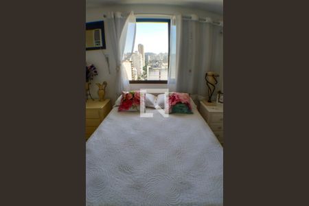 Apartamento à venda com 150m², 3 quartos e 2 vagas Apartamento à venda com 150m², 3 quartos e 2 vagasSuíte