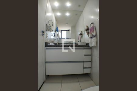 Apartamento à venda com 150m², 3 quartos e 2 vagas Apartamento à venda com 150m², 3 quartos e 2 vagasBanheiro da Suíte 1
