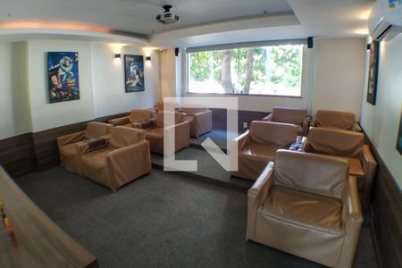 Apartamento à venda com 150m², 3 quartos e 2 vagas Apartamento à venda com 150m², 3 quartos e 2 vagasCINEMA