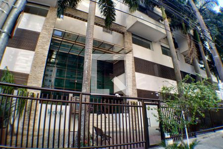 Apartamento à venda com 150m², 3 quartos e 2 vagas Apartamento à venda com 150m², 3 quartos e 2 vagasFachada