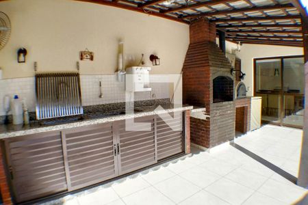 Apartamento à venda com 150m², 3 quartos e 2 vagas Apartamento à venda com 150m², 3 quartos e 2 vagasÁrea comum - Churrasqueira