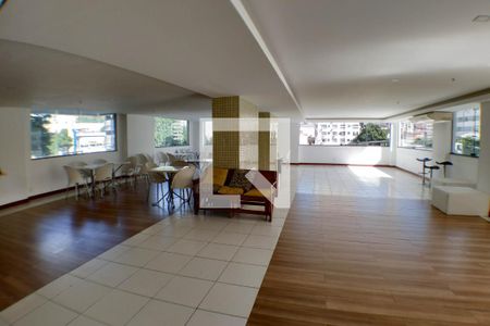 Apartamento à venda com 150m², 3 quartos e 2 vagas Apartamento à venda com 150m², 3 quartos e 2 vagasÁrea comum - Salão de festas